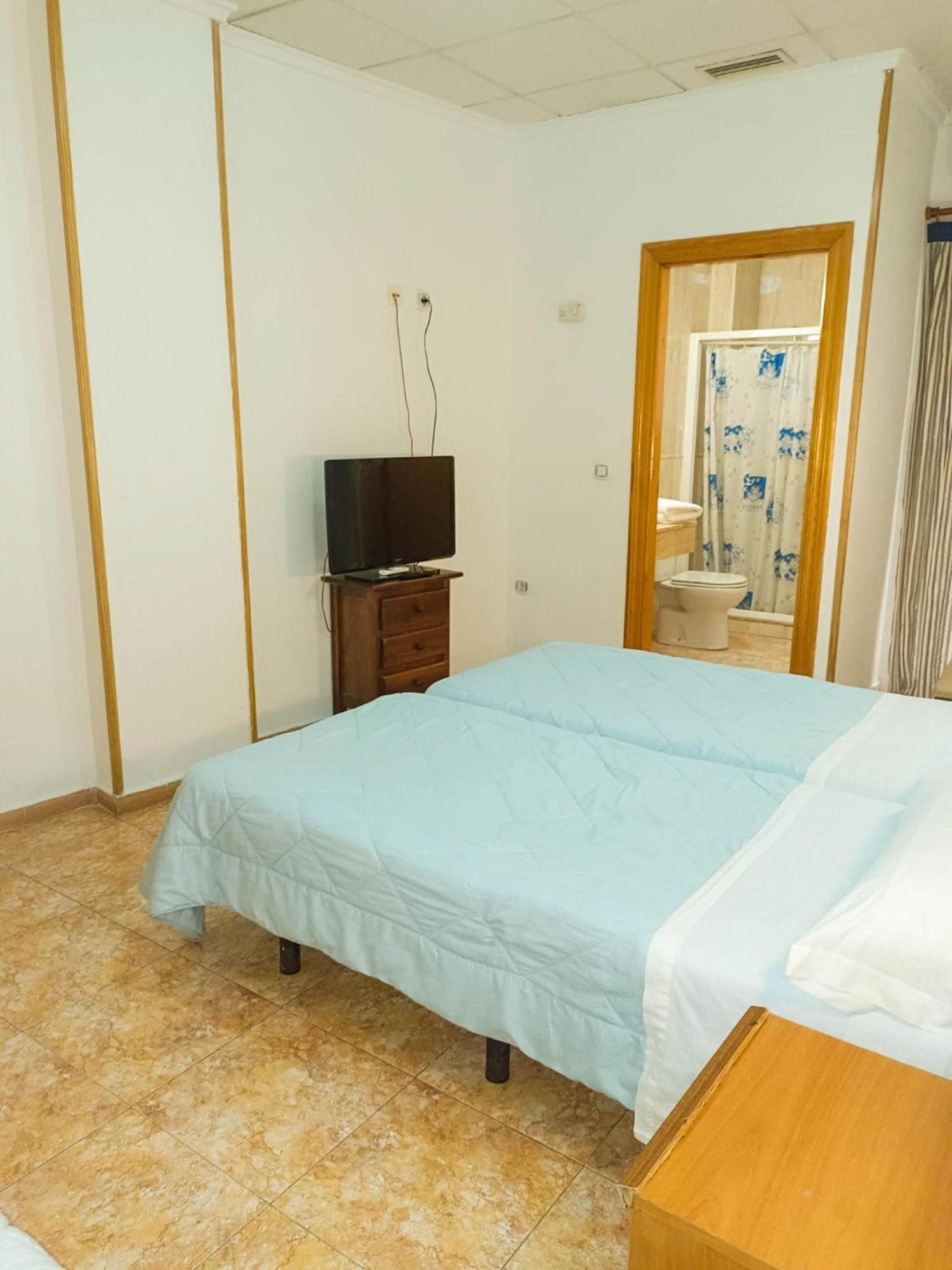 Hostal Gran Via Levante Torrevieja Exterior foto
