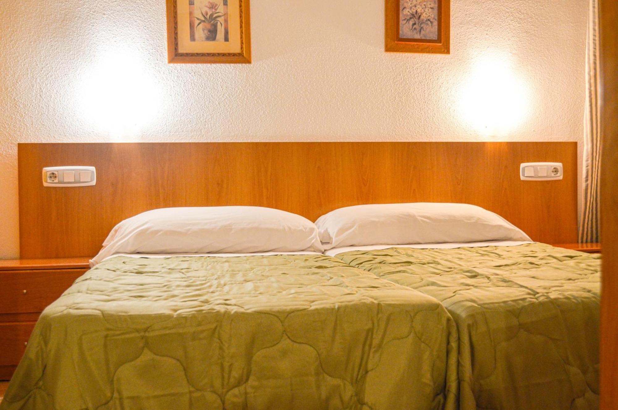 Hostal Gran Via Levante Torrevieja Exterior foto